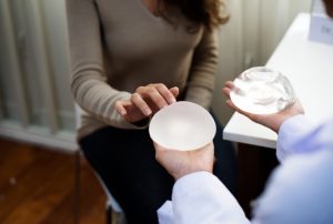 Tipos de prótesis de pecho Madrid Cliniem