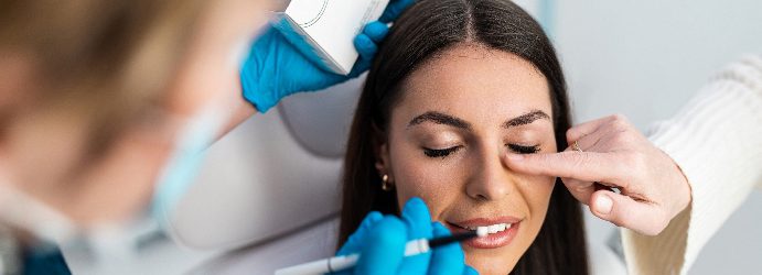 así es el postoperatorio de un lifting facial